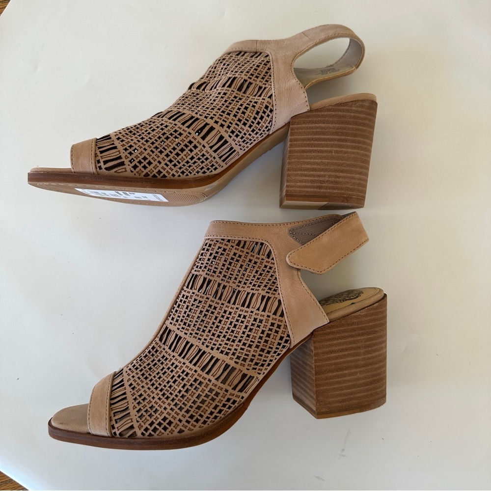 Vince Camuto Keannie Cutout Leather Open Toe Block Heel Sandal Taupe Boho SZ 8.5 - Picture 4 of 13